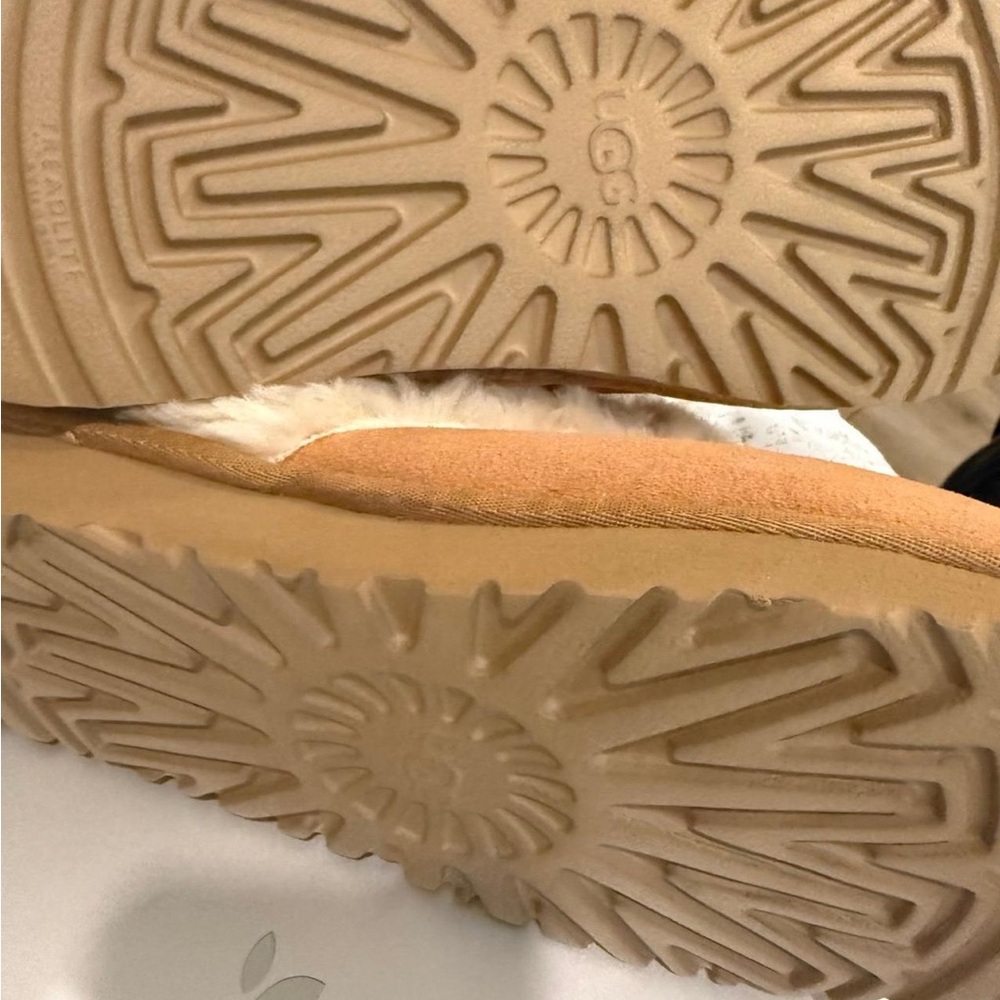 UGG Women's Tan Slippers with Plush Cream Lining - Picture 4 of 7